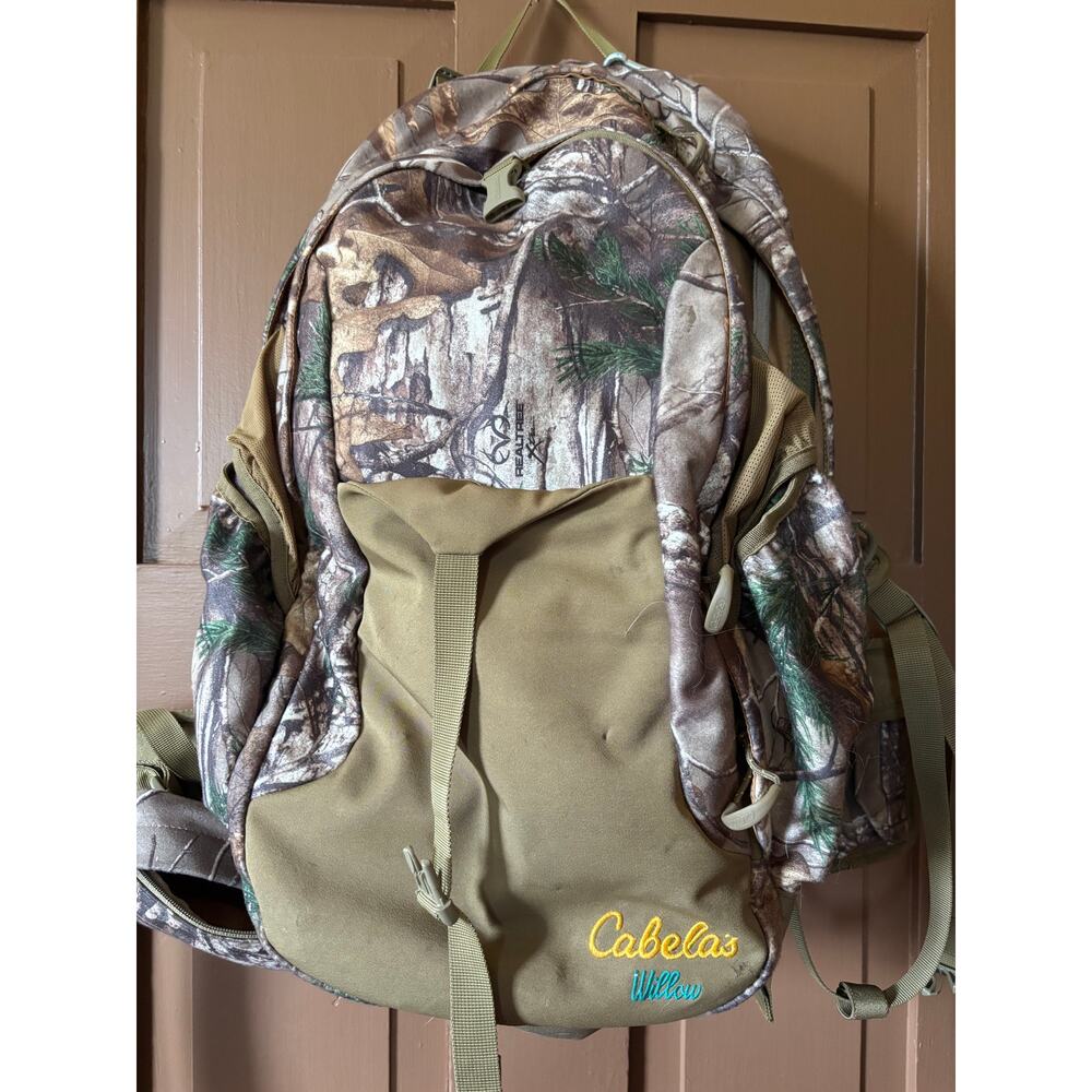 Cabelas Realtree Camo Backpack with Waist and Shoulder Straps